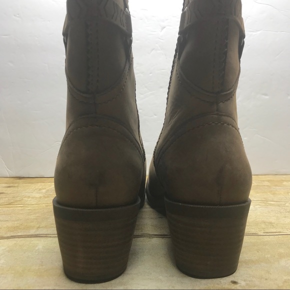 Sold Teva waterproof leather brown tall boots - Picture 5 of 8